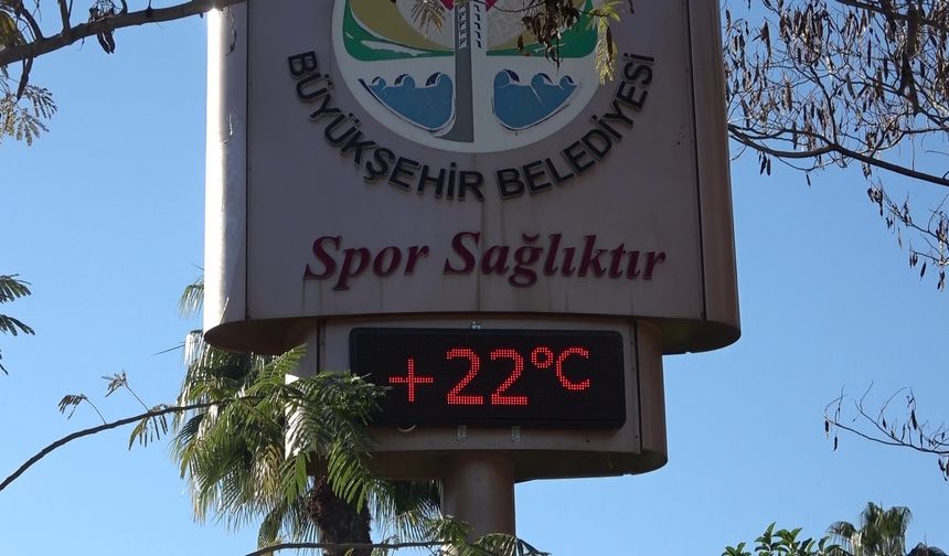 Adana'ya bahar erken geldi! 22 dereceyi gören parka koştu