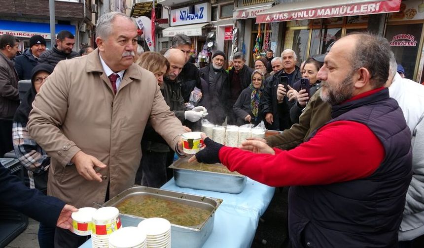 Dünyanın en kötü 7. yemeği seçilmişti! 4 bin kase kara lahana çorbası tüketildi